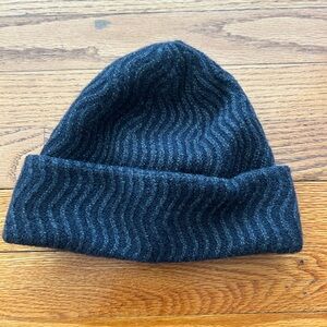 Allbirds unisex black beanie.